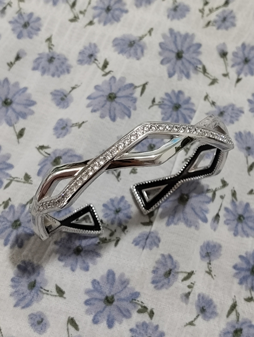 David Yurman Zig Zag Stax Sterling Silver with Diamonds Two Row Cuff Bracelet - Picture 3 of 8